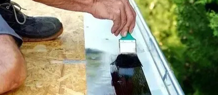 Bituminous waterproofing materials